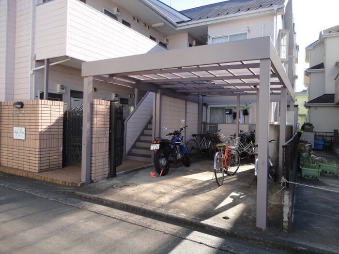 物件外観写真5　(駐輪場)