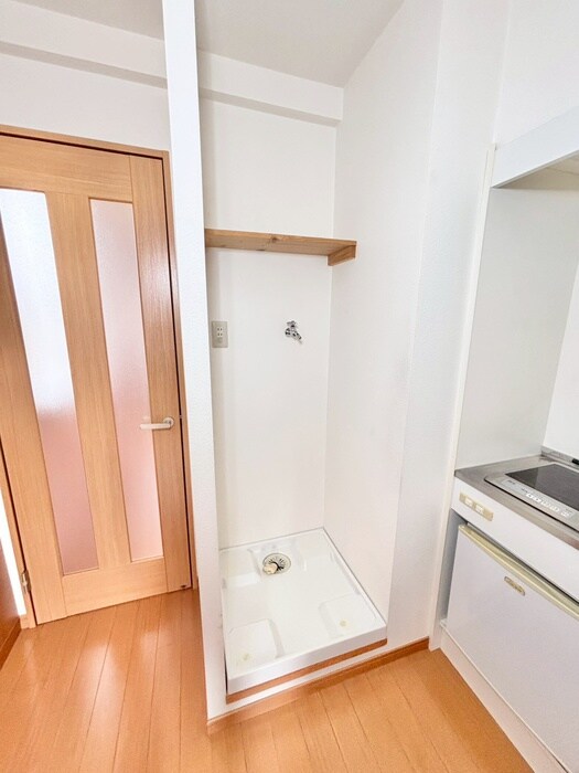 物件内観写真12　(洗濯機置場)