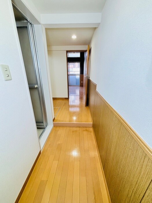 物件内観写真13　(廊下)