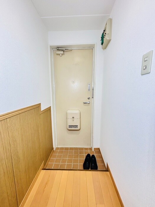 物件内観写真16　(玄関)