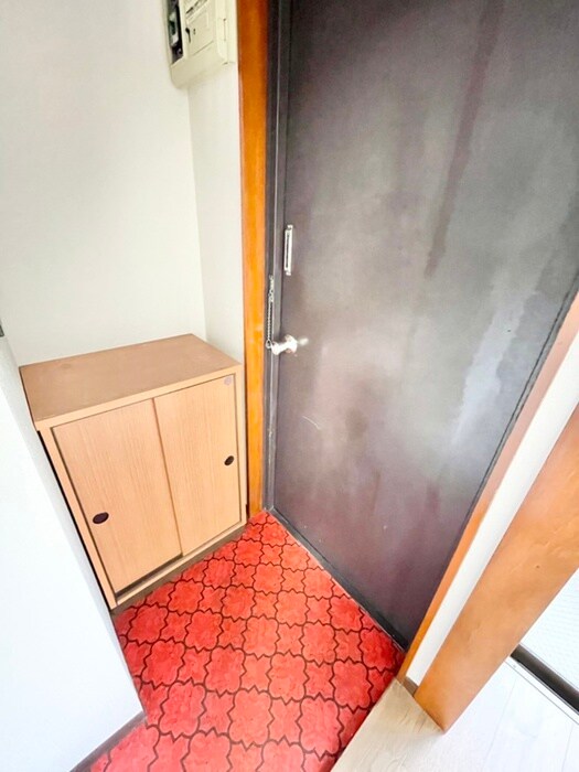 物件内観写真9　(玄関)