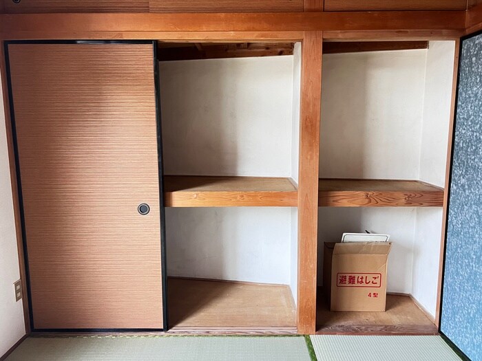 物件内観写真12　(収納)