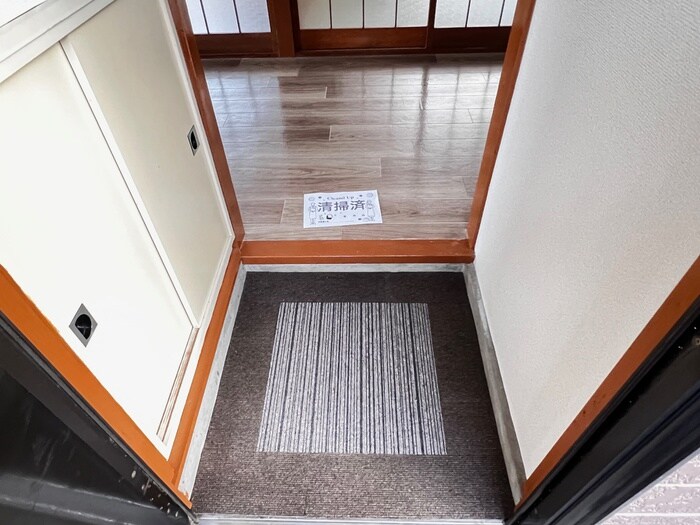 物件内観写真15　(玄関)