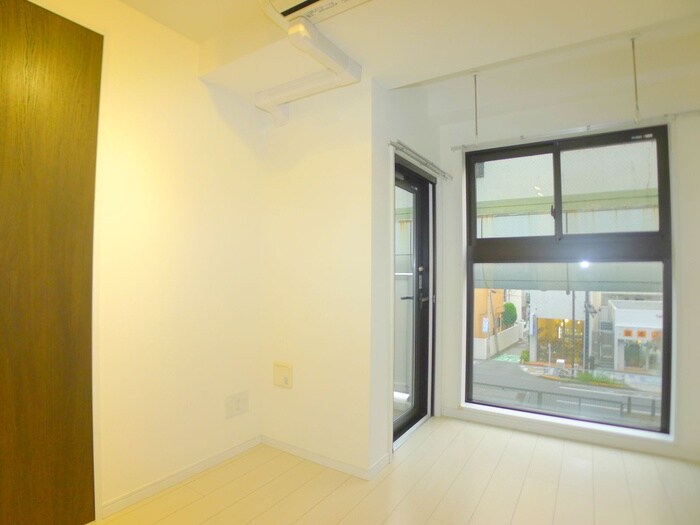 物件内観写真9　(ベランダ・バルコニー)