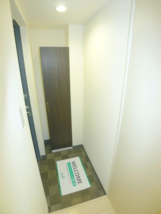 物件内観写真16　(玄関)