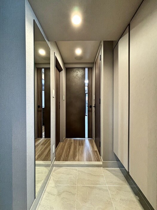 物件内観写真7　(玄関)