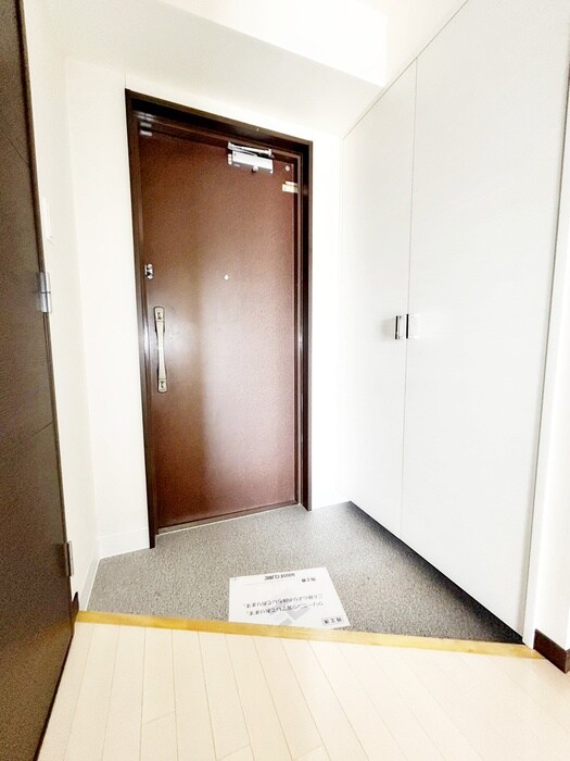 物件内観写真12　(玄関)