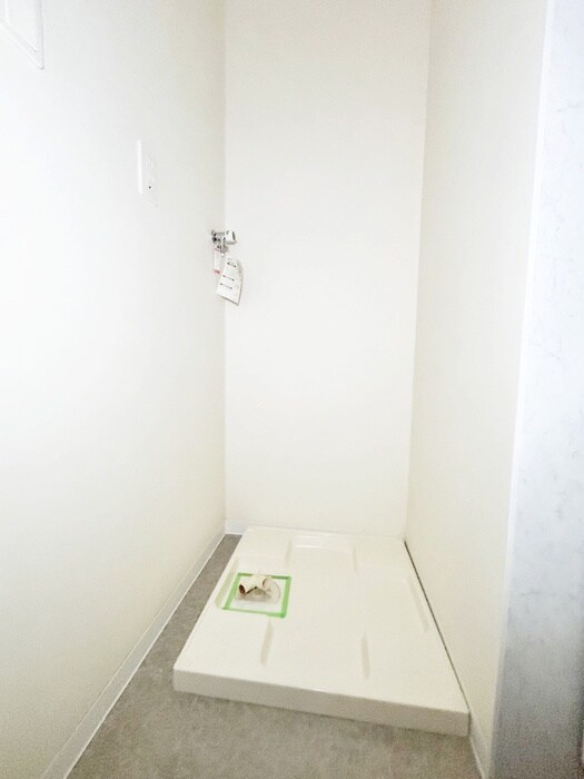 物件内観写真17　(洗濯機置場)