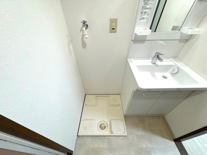 物件内観写真18　(洗濯機置場)