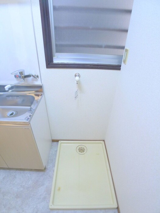 物件内観写真15　(洗濯機置場)