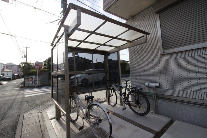 物件外観写真5　(駐輪場)