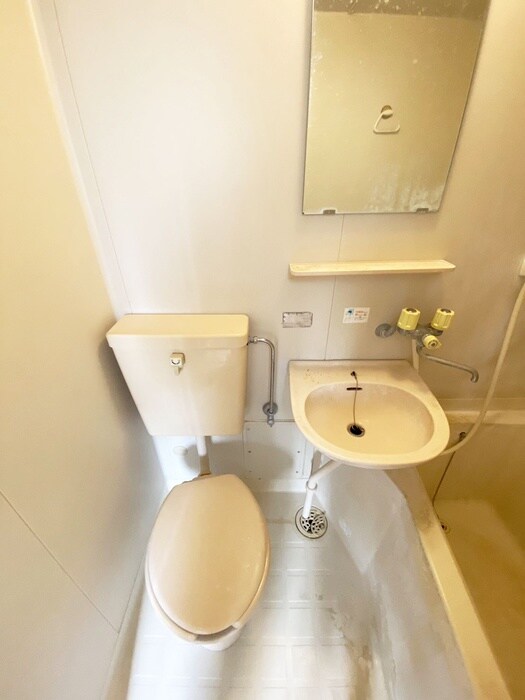 物件内観写真15　(トイレ)