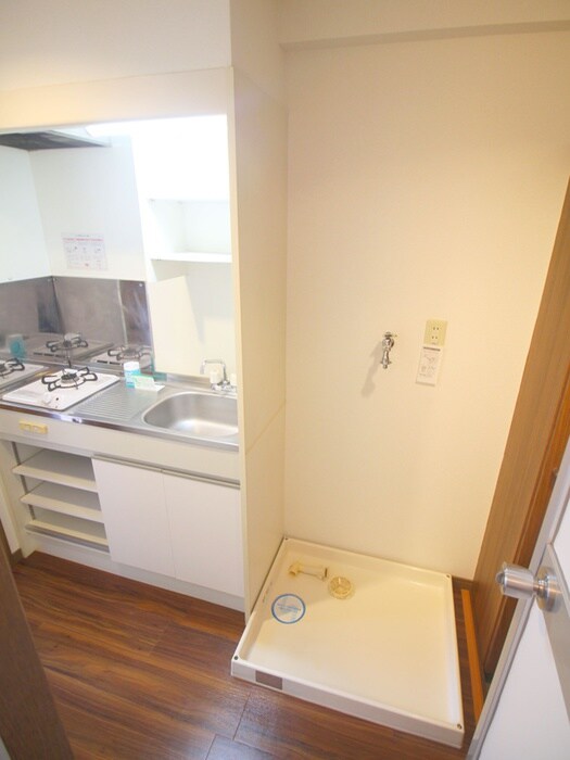 物件内観写真13　(洗濯機置場)