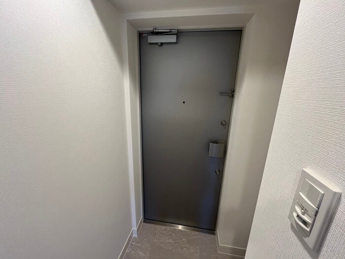 物件内観写真13　(玄関)