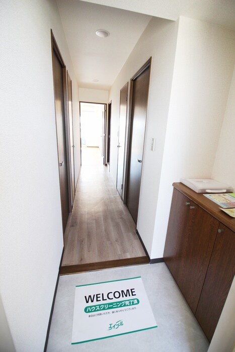 物件内観写真17　(玄関)