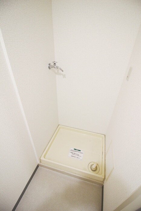 物件内観写真18　(洗濯機置場)