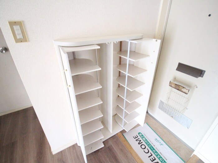 物件内観写真15　(靴箱)