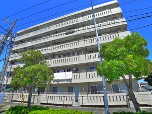 秋山マンション外観写真