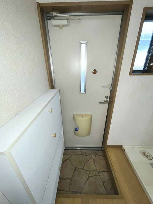 物件内観写真14　(玄関)