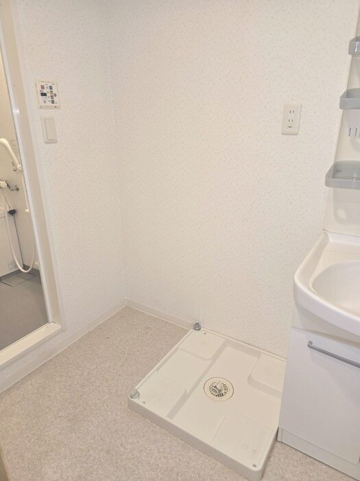 物件内観写真12　(洗濯機置場)