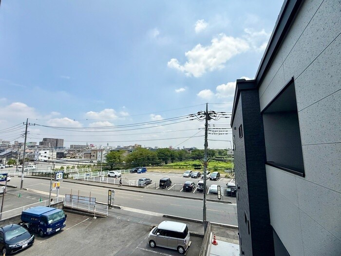 物件内観写真16　(室内からの展望)