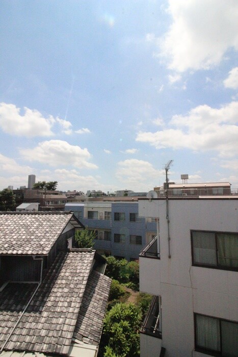 物件内観写真16　(室内からの展望)