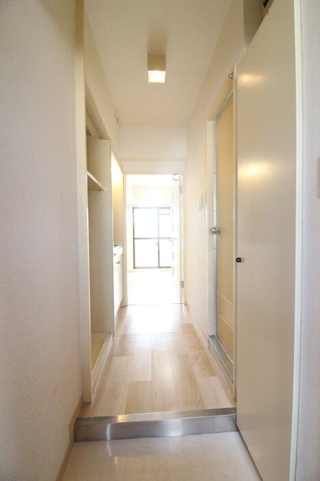 物件内観写真17　(廊下)