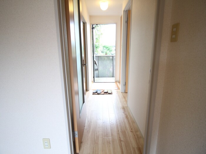 物件内観写真18　(廊下)