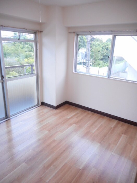 物件内観写真9　(居室)