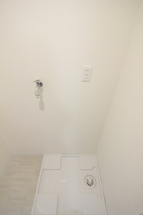 物件内観写真16　(洗濯機置場)