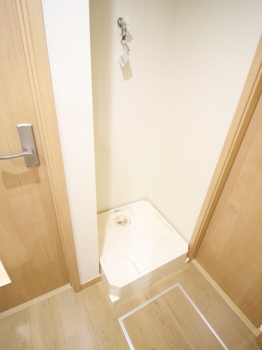 物件内観写真15　(洗濯機置場)