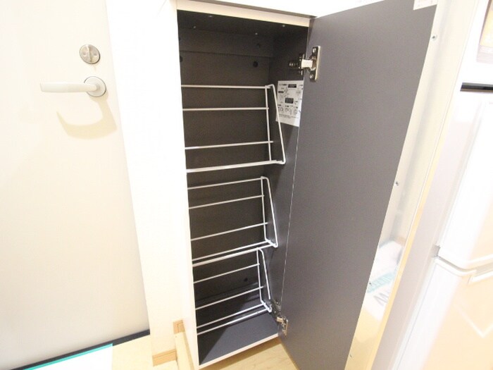 物件内観写真15　(靴箱)