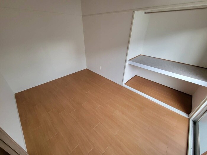 物件内観写真4　(居室)