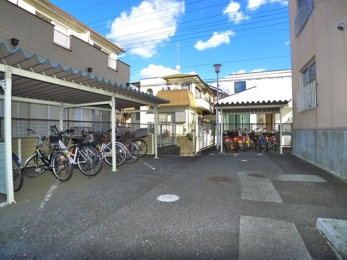 物件外観写真5　(駐輪場)