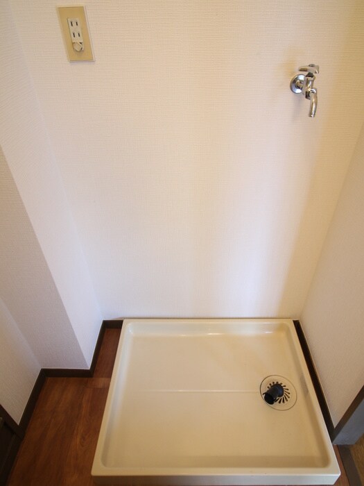 物件内観写真15　(洗濯機置場)