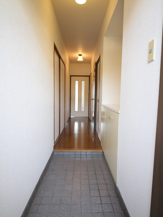 物件内観写真18　(玄関)