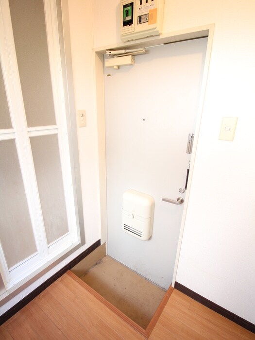 物件内観写真14　(玄関)