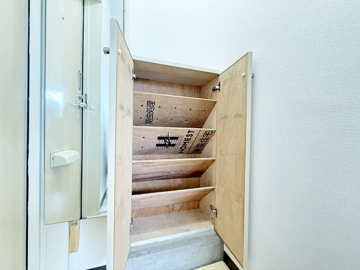 物件内観写真15　(靴箱)