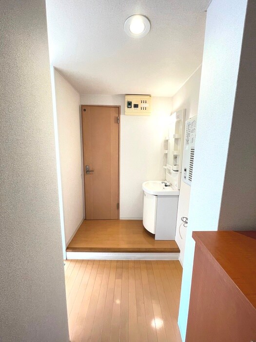 物件内観写真16　(廊下)