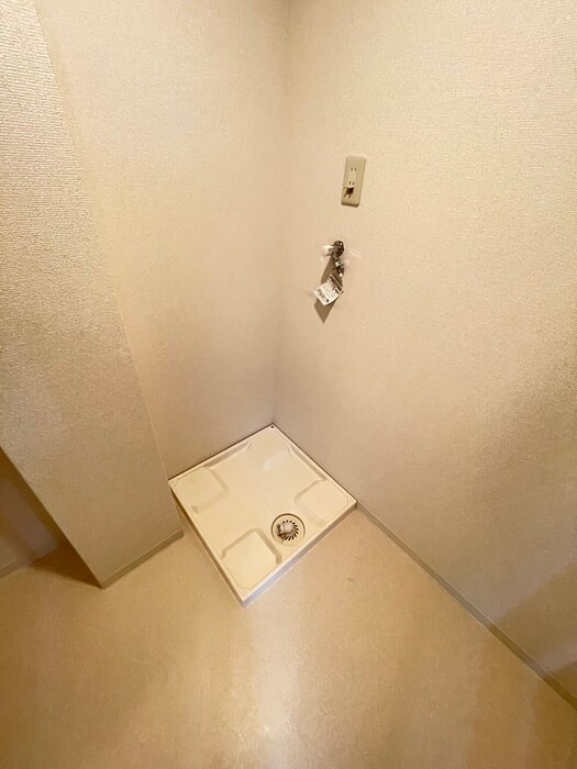 物件内観写真18　(洗濯機置場)