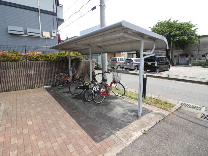 物件外観写真5　(駐輪場)
