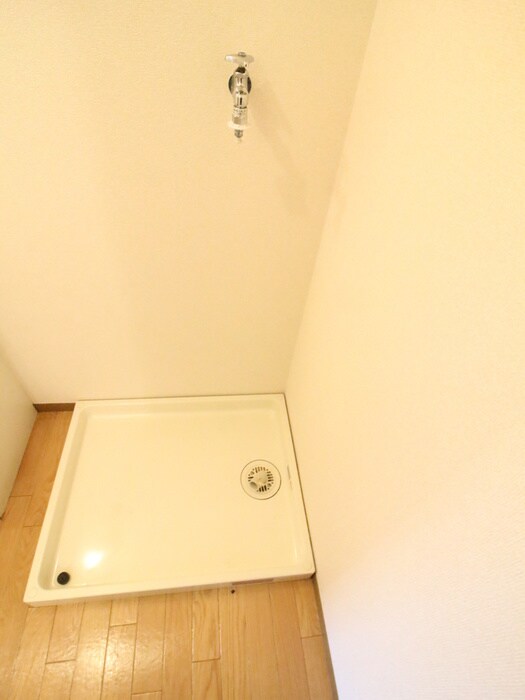 物件内観写真12　(洗濯機置場)