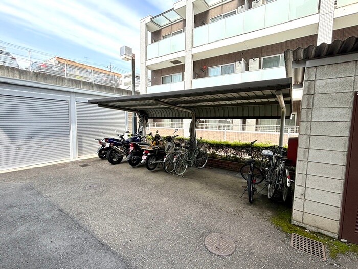 物件外観写真5　(駐輪場)