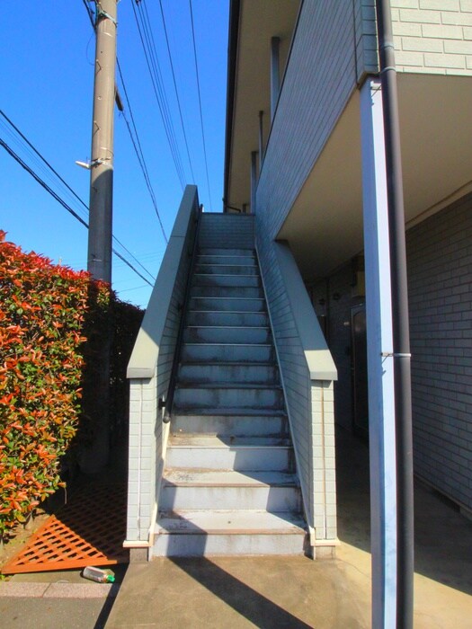 物件外観写真6　(エントランス部分)