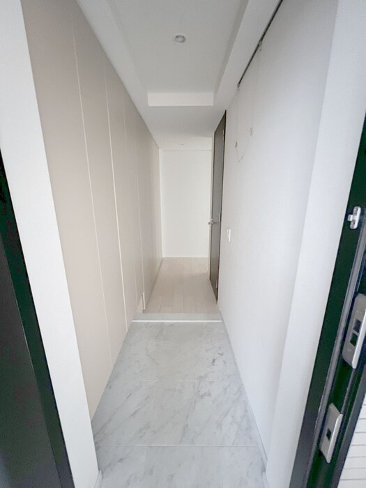 物件内観写真16　(玄関)