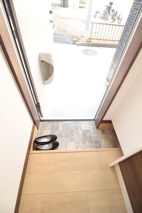 物件内観写真14　(玄関)