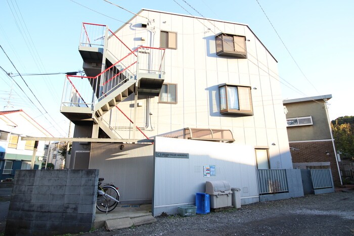 物件外観写真2　(エントランス部分)