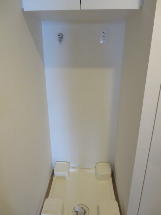 物件内観写真13　(洗濯機置場)