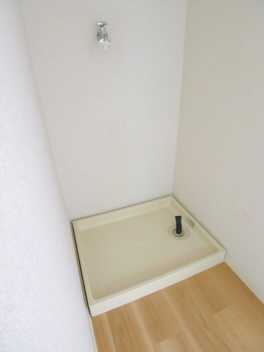 物件内観写真13　(洗濯機置場)