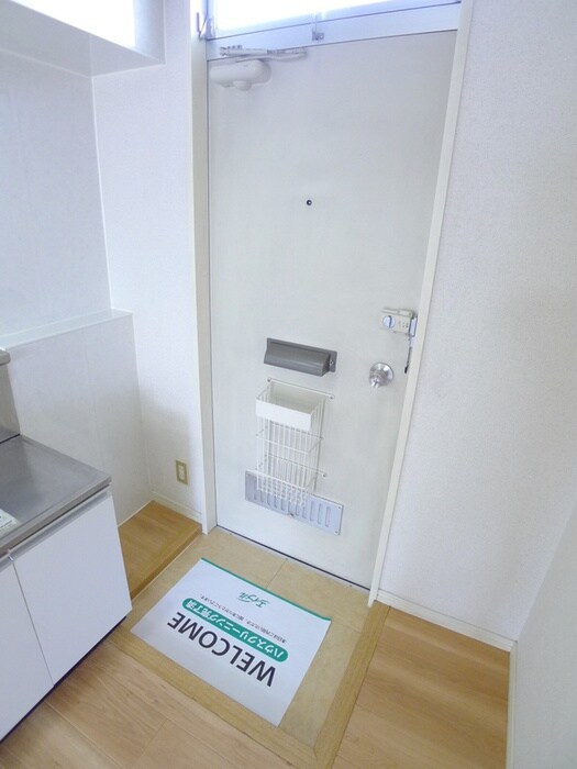 物件内観写真18　(玄関)